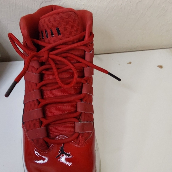 Jordan Aura Size 4Y - Picture 6 of 12